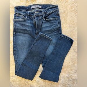 Like new Joe’s skinny jeans size 24.